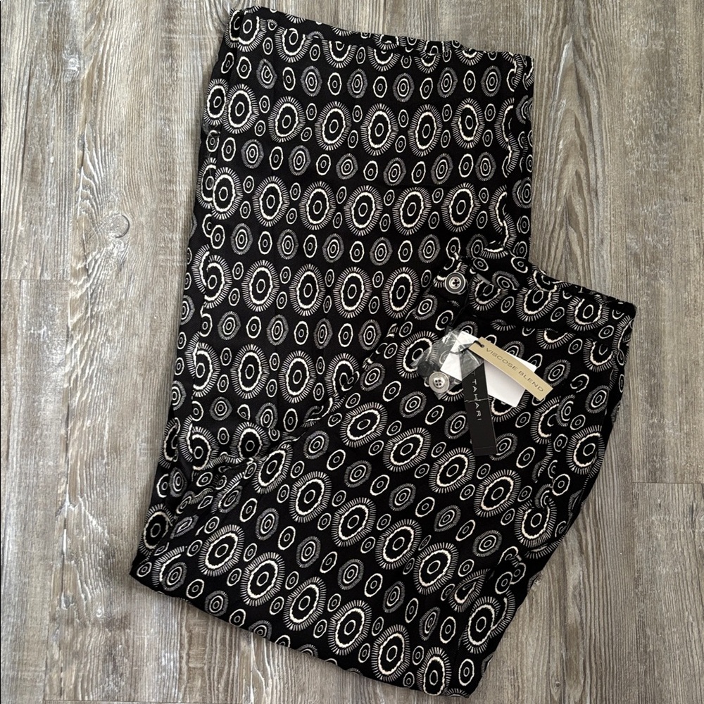 T Tahari printed wide leg pants - Picture 4 of 9